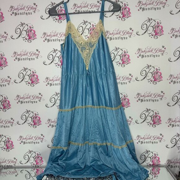 Dresses & Skirts - Dress vintage tiered ruffle frilly hem lace blue cream dual straps shiny long